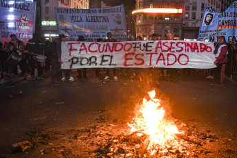 Buenos Aires, Argentina.- In the photos taken on August 10, 2023, family and friends hold a protest to demand justice after the death of a protester in Buenos Aires, the capital of Argentina, after allegedly suffering a heart attack after being arrested. by the Police during a protest against the electoral system in front of the Obelisk.