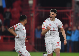 Buenos Aires, Argentina.- In the photos taken on August 21, 2023, during the match between Huracán and Banfield at the Tomás Adolfo Ducó Stadium for the first date of Zone A of the Professional League Cup. Huracán beat Banfield 2-0 with goals from Cóccaro and Cordero.