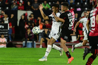 Rosario, Argentina.- In the photos taken on August 21, 2023, during the match between Newell's and Central Córdoba de Santiago del Estero for date 1 of Zone B of the 2023 Professional League Cup at the Marcelo Bielsa stadium. Newell's beat Central Córdoba 2-0 with goals from Gustavo Damián Canto (against) and Brian Nicolás Aguirre.