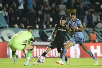 Santa Fe, Argentina.- In the photos taken on August 30, 2023, during the match between San Lorenzo and Belgrano de Córdoba at the Brigadier Estanislao López stadium for the Argentine Cup. San Lorenzo beat Belgrano de Córdoba 1-0 and thus got a ticket to the quarterfinals of the Argentine Cup. El Ciclón will face San Martín de San Juan, who eliminated Argentinos Juniors by beating them by the same score, in the round of the eight best of the contest.