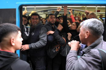 Buenos Aires, Argentina.- In the photos taken on August 10, 2023, it shows the incidents that occurred by a group of passengers affected by the delays in the midst of the protests on the Roca Train tracks. The outage affected service at the Constitución station, causing chaos there. Train users began to gather in the vicinity and several of them vented their anger against the facilities, throwing blunt objects.