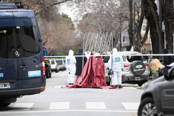 Buenos Aires, Argentina.- In the photos taken on August 21, 2023, it shows the place where a shooting occurred in the Buenos Aires neighborhood of La Paternal. In the event, a man died and three others were arrested after robbing a textile company and leading a chase and shootout with the police, police sources reported.