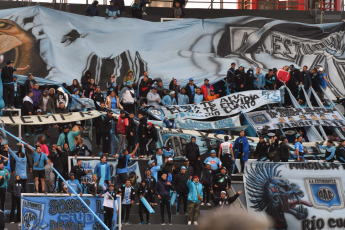 Buenos Aires, Argentina.- En las fotos tomadas el 3 de agosto del 2023, durante el partido entre Banfield y Estudiantes de Río Cuarto en el Estadio Único Diego Armando Maradona por la Copa Argentina. Banfield perdió 1-0 con Estudiantes de Río Cuarto. Estudiantes de Río Cuarto igualó su campaña más grande en la competencia, ya que antes alcanzó los octavos de final de la Copa Argentina en 2020.