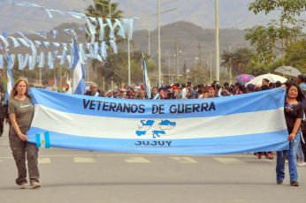 Jujuy, Argentina.- En las fotos tomadas el 23 de agosto del 2023, durante la conmemoración del Éxodo Jujeño de 1812 con actos que exaltaron la heroicidad de su pueblo. La fecha, conmemora el accionar del pueblo jujeño que recibió la orden de abandonar sus hogares, sus pertenencias y dejar tierra arrasada al enemigo.