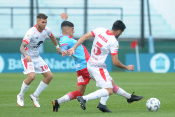 Sarandí, Argentina.- In the photos taken on August 20, 2023, during the match between Arsenal de Sarandí and Instituto de Córdoba in a match valid for the first date of Zone A of the League Cup at the Julio Humberto Stadium Grondona. Instituto beat Arsenal 1-0 as a visitor. The goal was scored by Adrián Martínez, at 21 minutes. On the next date, Arsenal will face Argentinos Juniors, while Instituto will have Atlético Tucumán as a rival.