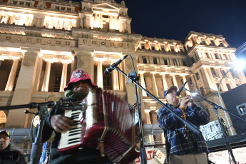 Buenos Aires, Argentina.- En las fotos tomadas el 22 de agosto del 2023, el tercer Malón de la Paz continúa con el acampe en Buenos Aires en contra de la Reforma constitucional de Gerardo Morales. El acampe que llevan a cabo desde hace 22 días frente a Tribunales, además reclama la falta de respuestas por parte de la Corte Suprema y el Gobierno nacional.