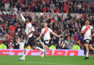 Buenos Aires, Argentina.- In the photos taken on September 17, 2023, River Plate faced Arsenal de Sarandí, for the fourth date of Zone B of the League Cup at the Monumental Stadium. River Plate defeated Arsenal 3-1, Martín Demichelis' team won with a goal from Nicolás De la Cruz and two goals from Miguel Borja.