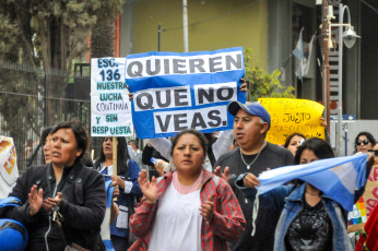 Jujuy, Argentina.- In the photos taken on September 18, 2023, initial and primary level teachers from Jujuy marched to demand from the Government of Gerardo Morales "the return of the days of unemployment" deducted from their salaries and the "demand" that the payment be "immediate" to compensate for the damages suffered by these "undue discounts", within the framework of the first day of a 48-hour strike without attendance at the workplace.