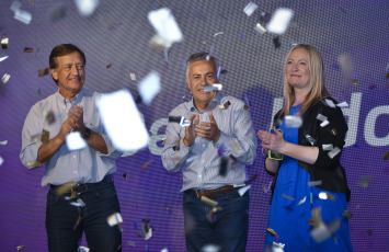 Mendoza, Argentina.- In the photos taken on September 24, 2023, the senator, Alfredo Cornejo (center), of the Cambia Mendoza Front, declared himself the winner in the provincial governor elections and thanked "for having been elected by the popular vote of the neighbors", at the same time that he asked for the vote for the presidential candidate of Together for Change, Patricia Bullrich, in the general elections next October.