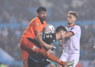 Buenos Aires, Argentina.- En las fotos tomadas el 20 de septiembre del 2023, durante el partido entre Racing y Newell's en el estadio Presidente Perón de Avellaneda, en un encuentro válido por la quinta jornada de la Zona B de la Copa de la Liga Profesional. Racing venció 2-1 a Newell’s y es único líder de la Zona B. En la próxima jornada Racing visitará a Godoy Cruz. Mientras que Newell’s recibirá a Estudiantes de La Plata.