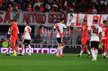 Buenos Aires, Argentina.- In the photos taken on September 17, 2023, River Plate faced Arsenal de Sarandí, for the fourth date of Zone B of the League Cup at the Monumental Stadium. River Plate defeated Arsenal 3-1, Martín Demichelis' team won with a goal from Nicolás De la Cruz and two goals from Miguel Borja.