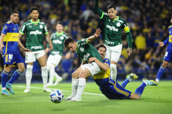 Buenos Aires, Argentina.- In the photos taken on September 28, 2023, during the match between Boca Juniors and Palmeiras in the first leg of the Conmebol Libertadores semifinals played in La Bombonera. Boca tied 0-0 with Palmeiras. Boca will visit Palmeiras next Thursday at the Allianz Parque in search of a ticket to the final of the Conmebol Libertadores.