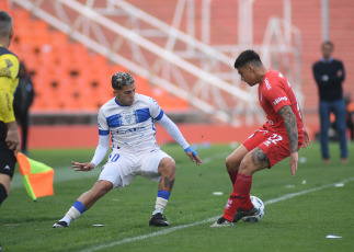 Mendoza, Argentina.- In the photos taken on September 17, 2023, during the match between Godoy Cruz and Belgrano for the fourth round of Zone B of the League Cup at the Malvinas Argentinas Stadium. Godoy Cruz de Mendoza drew goalless with Belgrano de Córdoba in a match marked by violence, as there were incidents inside and outside the stadium. There were shots, gas, running, stones and families crowded in the popular gallery that were moved to the adjacent stalls.