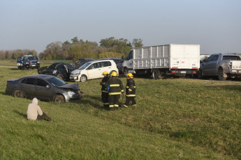 Córdoba, Argentina.- Photos taken on September 11, 2023 show a multiple crash on provincial route 13, between Villa del Rosario and Luque, in the Córdoba department of Río Segundo. Two people died in accidents that occurred on provincial route 13, between the Córdoba towns of Villa del Rosario and Luque, and on the Rosario-Córdoba highway, where at least 30 vehicles collided in a chain, and both crashes were caused by a cloud of land caused by strong winds that blew in those areas of the country.