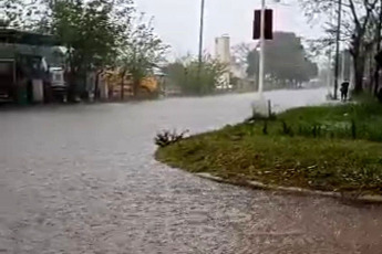 Corrientes, Argentina.- En las fotos tomadas el 5 de septiembre del 2023, muestra las zonas afectadas por las intensas lluvias en Corrientes, Argentina. En tan solo 4 días, el fenómeno meteorológico El Niño ocasionó abundantes lluvias en distintas provincias del país, afectando especialmente a las del Noroeste argentino, donde cientos de personas resultaron damnificadas y debieron ser evacuadas.