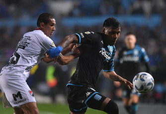 Buenos Aires, Argentina.- En las fotos tomadas el 20 de septiembre del 2023, durante el partido entre Racing y Newell's en el estadio Presidente Perón de Avellaneda, en un encuentro válido por la quinta jornada de la Zona B de la Copa de la Liga Profesional. Racing venció 2-1 a Newell’s y es único líder de la Zona B. En la próxima jornada Racing visitará a Godoy Cruz. Mientras que Newell’s recibirá a Estudiantes de La Plata.