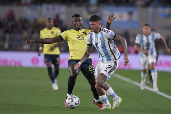 Buenos Aires, Argentina.- En la foto tomada el 7 de septiembre de 2023, Argentina, el campeón mundial liderado por su capitán Lionel Messi, inicia esta noche su camino hacia la defensa del título en el Mundial 2026 de Estados Unidos, México y Canadá, cuando reciba a Ecuador en el estadio Monumental.