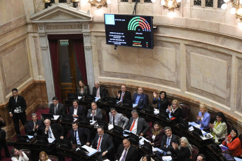 Buenos Aires, Argentina.- In the photos taken on September 28, 2023, the Senate of the Nation turned into law the reform of the Income Tax promoted by the Minister of Economy and presidential candidate, Sergio Massa. In this way, the floor of the Non-Taxable Minimum was raised to almost two million pesos, which is equivalent to fifteen minimum wages, vital and mobile, and which will apply from 2024.