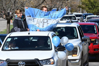 Viedma, Argentina.- In the photos taken on September 12, 2023, the young paddler Vicente Vergauven was received in the Rio Negro city of Viedma after winning two gold medals in the world championship of the canoeing marathon category in Denmark. Vergauven became the first Viedmense to win two gold medals in the same competition and marked the podium for the Argentine delegation in Vejen, Denmark.