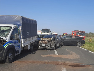 Córdoba, Argentina.- Photos taken on September 11, 2023 show a multiple crash on provincial route 13, between Villa del Rosario and Luque, in the Córdoba department of Río Segundo. Two people died in accidents that occurred on provincial route 13, between the Córdoba towns of Villa del Rosario and Luque, and on the Rosario-Córdoba highway, where at least 30 vehicles collided in a chain, and both crashes were caused by a cloud of land caused by strong winds that blew in those areas of the country.