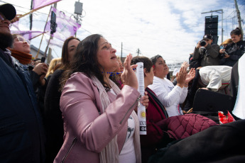 Buenos Aires, Argentina.- En las fotos tomadas el 5 de septiembre del 2023, el Equipo de Curas de villas y barrios populares de Buenos Aires y Gran Buenos Aires participan de una misa "en desagravio por los ultrajes" a la figura del papa Francisco vertidos durante la campaña electoral, en particular por parte del candidato presidencial de La Libertad Avanza (LLA), Javier Milei.