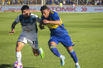 La Rioja, Argentina.- En las fotos tomadas el 10 de septiembre del 2023, durante el partido entre Boca Juniors y Almagro en el estadio Carlos Augusto Mercado Luna de la provincia de La Rioja, en un encuentro válido por los octavos de final de la Copa Argentina. Boca Juniors se impuso 4 a 3 por penales ante Almagro, luego del empate 2 a 2 durante los noventa minutos reglamentarios. En la siguiente ronda, Boca enfrentará a Talleres de Córdoba por un pase a la semifinal.