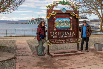 Tierra del Fuego, Argentina.- En las fotos tomadas el 25 de septiembre del 2023, muestra la ciudad portuaria de Ushuaia, Argentina. El gobierno de Tierra del Fuego dio por iniciada la temporada de cruceros turísticos 2023/2024 y anunció que se espera un período récord con 548 recaladas y 195 mil cruceristas que arribarán al puerto de la ciudad.