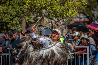 Salta, Argentina.- En las fotos tomadas el 14 de septiembre del 2023, miles de peregrinos, llegados de distintos puntos de Salta y de otras provincias protagonizaron un incesante paso frente a las imágenes del Señor y la Virgen del Milagro, en la catedral basílica de la capital salteña, en el marco de una de las fiestas religiosas más convocantes del país, que culmina este viernes (15), con la tradicional procesión.