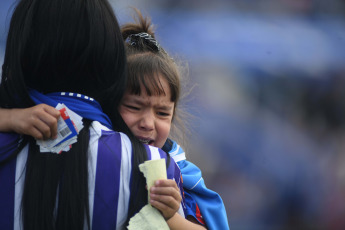 Mendoza, Argentina.- In the photos taken on September 17, 2023, during the match between Godoy Cruz and Belgrano for the fourth round of Zone B of the League Cup at the Malvinas Argentinas Stadium. Godoy Cruz de Mendoza drew goalless with Belgrano de Córdoba in a match marked by violence, as there were incidents inside and outside the stadium. There were shots, gas, running, stones and families crowded in the popular gallery that were moved to the adjacent stalls.