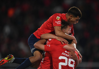 Buenos Aires, Argentina.- In the photos taken on October 18, 2023, during the match between Independiente and Barracas Central at the Libertadores de América stadium. Independiente defeated Barracas Central 3-0 in Avellaneda and is the temporary leader of Zone A of the League Cup.