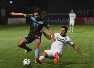 Buenos Aires, Argentina.- In the photos taken on October 30, 2023, during the match between Platense and Newell's at the Ciudad de Vicente López Stadium for the League Cup. Platense and Newell's did not take advantage and tied 0-0. "El Calamar" was one step away from being saved from relegation and occupies a qualifying place for the League Cup playoffs.