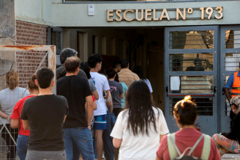 Catamarca.- National and provincial elections at School No. 193 of Valle Chico, the tables began to operate at 8 with total normality.