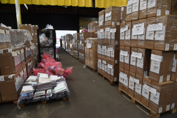 Buenos Aires, Argentina.- In the photos taken on October 20, 2023, workers from the Argentine Post Office participate in the logistical device ahead of the general elections that will take place this Sunday throughout the country. A historic election is expected for Sunday, October 22. The authorities hope that the level of voting will exceed the 68% registered in the primary elections and that 30% of undecided voters will vote, and to this end, access to the polls is being facilitated.