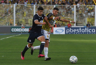 Córdoba, Argentina.- In the photos taken on October 29, 2023, during the match between Independiente Rivadavia and Almirante Brown at the Mario Kempes stadium. After more than 30 games in the Primera Nacional, Independiente Rivadavia de Mendoza made history and beat Almirante Brown 2-0, achieving promotion to the Professional League.