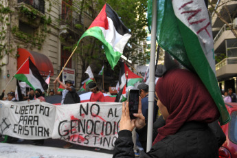 Buenos Aires, Argentina.- In the photos taken on October 19, 2023, Argentines marched in front of the Palestinian Embassy in Buenos Aires, to "repudiate" the Israeli counteroffensive in the Gaza Strip after the multiple attacks carried out on October 7 by the Islamist organization Hamas, and will ask for the "intervention of the international community" in the face of what they consider a "genocide on the Palestinian people."