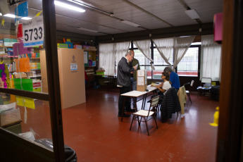 Buenos Aires.- The general elections began today throughout the country, in elections in which some 35 million Argentines are qualified to elect a new Government in a contest with five presidential candidates, and the expectation is placed on whether it will be necessary or not the runoff to define the next head of state.