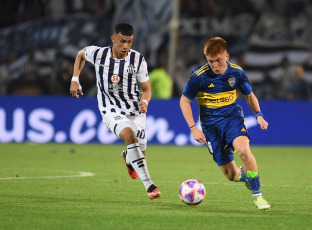 Mendoza, Argentina.- In the photos taken on October 15, 2023, during the match between Boca Juniors and Talleres de Córdoba in a match played at the Malvinas Argentinas stadium in Mendoza. Boca qualified for the semifinals of the Argentine Cup after drawing 1-1 with Talleres, with a goal from Uruguayan striker Edinson Cavani and winning 4-1 in the penalty shootout.