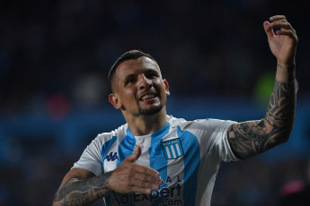 Buenos Aires, Argentina.- In the photos taken on October 24, 2023, Racing faced Boca Juniors in the classic on the tenth date of Zone B of the Professional Football League Cup at the Presidente Perón Stadium. Racing was left with a key victory against Boca 2-1, in its aspirations to qualify for the quarterfinals of the League Cup. With goals from Emiliano Vecchio and Leonardo Sigali, in the last minute of stoppage time, the local team won the Cilindro.