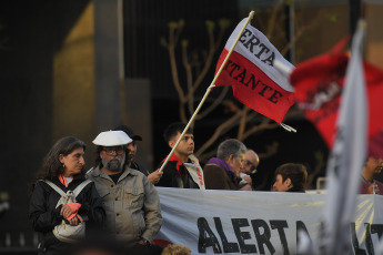 Buenos Aires, Argentina.- En las fotos tomadas el 30 de octubre del 2023, el Comité Nacional de la Unión Cívica Radical (UCR) celebró el 40 aniversario del triunfo electoral que consagró presidente a Raúl Alfonsín tras siete años de dictadura militar. Argentina conmemora un hito histórico, marcando 40 años desde las elecciones que pusieron fin a la última dictadura militar (1976-1983), inaugurando así el período más largo de democracia en el país, dejando atrás una serie de golpes de Estado que marcaron el siglo XX en la nación.