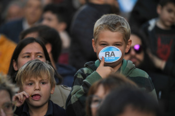 Buenos Aires, Argentina.- In photos taken on October 30, 2023, the National Committee of the Radical Civic Union (UCR) celebrated the 40th anniversary of the electoral victory that made Raúl Alfonsín president after seven years of military dictatorship. Argentina commemorates a historical milestone, marking 40 years since the elections that ended the last military dictatorship (1976-1983), thus inaugurating the longest period of democracy in the country, leaving behind a series of coups d'état that marked the century XX in the nation.