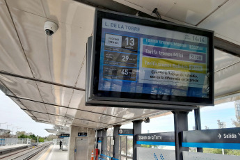 Buenos Aires, Argentina.- En las fotos tomadas el 20 de octubre del 2023, muestra una estación de trenes en el Área Metropolitana de Buenos Aires (AMBA). La quita voluntaria de los subsidios, propuesta por el Ministerio de Transporte, generó una polémica campaña en relación a los precios y generó críticas de la oposición. El gobierno argentino aseguró que la campaña fue iniciativa de los gremios. Mientras que la oposición apuntó contra el candidato Sergio Massa.