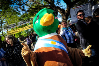 Buenos Aires, Argentina.- En las fotos tomadas el 19 de octubre del 2023, la candidata presidencial de Juntos por el Cambio (JxC) Patricia Bullrich, realizó su cierre de campaña en el municipio bonaerense de Lomas de Zamora, acompañada por el expresidente Mauricio Macri y el jefe de Gobierno porteño Horacio Rodríguez Larreta, en el último día antes de la veda electoral con vistas a los comicios nacionales del domingo.