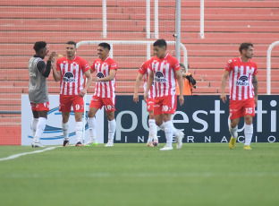 Mendoza, Argentina.- In the photos taken on October 2, 2023, during the match between Godoy Cruz and Instituto at the Malvinas Argentinas stadium in Mendoza, valid for the seventh day, the date of the classics and pairings of the Copa de the Professional League. Godoy Cruz and Instituto tied 1-1, with goals from Tadeo Allende for Tomba and Jonás Acevedo for the visitor.