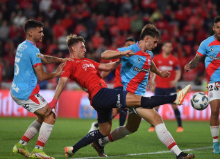 Buenos Aires, Argentina.- In the photos taken on October 29, 2023, during the match between Independiente and Arsenal on the eleventh date of zone A of the Professional Football League (LPF) Cup at the Libertadores de América Stadium . Independiente could not defeat the relegated Arsenal de Sarandí and ended up drawing goalless in Avellaneda.