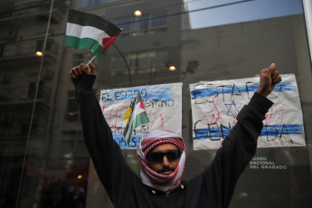 Buenos Aires, Argentina.- In the photos taken on October 19, 2023, Argentines marched in front of the Palestinian Embassy in Buenos Aires, to "repudiate" the Israeli counteroffensive in the Gaza Strip after the multiple attacks carried out on October 7 by the Islamist organization Hamas, and will ask for the "intervention of the international community" in the face of what they consider a "genocide on the Palestinian people."