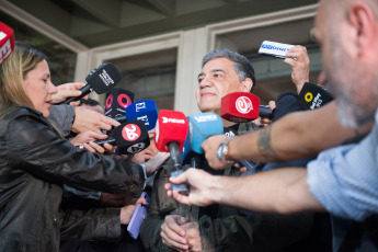 Buenos Aires.- El candidato a jefe de Gobierno porteño por el PRO, Jorge Macri, votó a las 9.30 en la Escuela Lenguas Vivas.