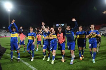 Mendoza, Argentina.- In the photos taken on October 15, 2023, during the match between Boca Juniors and Talleres de Córdoba in a match played at the Malvinas Argentinas stadium in Mendoza. Boca qualified for the semifinals of the Argentine Cup after drawing 1-1 with Talleres, with a goal from Uruguayan striker Edinson Cavani and winning 4-1 in the penalty shootout.