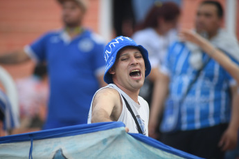 Mendoza, Argentina.- En las fotos tomadas el 2 de octubre del 2023, durante el partido entre Godoy Cruz e Instituto en el estadio Malvinas Argentinas, de Mendoza, válido por la séptima jornada, la fecha de los clásicos y emparejamientos de la Copa de la Liga Profesional. Godoy Cruz e Instituto empataron 1 a 1, con goles de Tadeo Allende para el Tomba y Jonás Acevedo para el visitante.