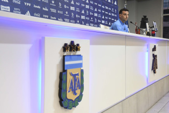 Buenos Aires, Argentina.- In the photos taken on October 11, 2023, Lionel Scaloni, coach of the Argentine National Team, during a press conference in Ezeiza. The presence of Lionel Messi as a starter in Argentina's duel against Paraguay, for the third round of the South American Qualifiers, is in suspense despite the fact that he “looked good,” said the coach of the world champion.