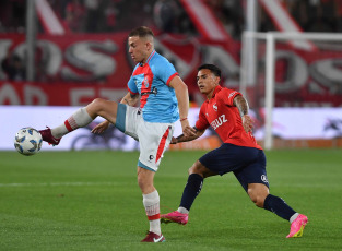 Buenos Aires, Argentina.- In the photos taken on October 29, 2023, during the match between Independiente and Arsenal on the eleventh date of zone A of the Professional Football League (LPF) Cup at the Libertadores de América Stadium . Independiente could not defeat the relegated Arsenal de Sarandí and ended up drawing goalless in Avellaneda.